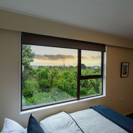Cosy Unit With Incredible Views & Sky Tv Villa Whanganui Exterior photo